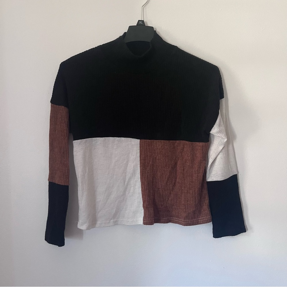 Black, White, & Brown Long Sleeve Top - Size S